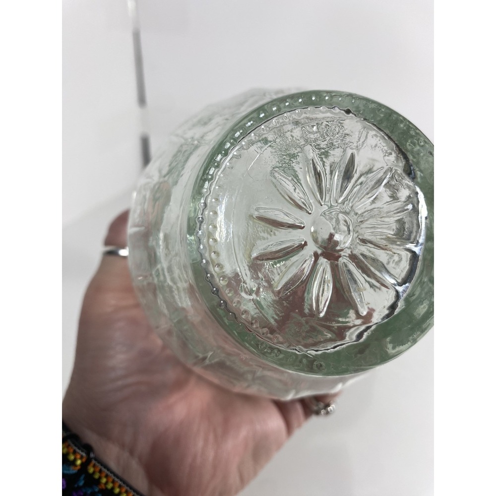 Vintage 1979 Mogen David Concord Wine Decanter Starburst Pattern Glass Stopper - Picture 5 of 6